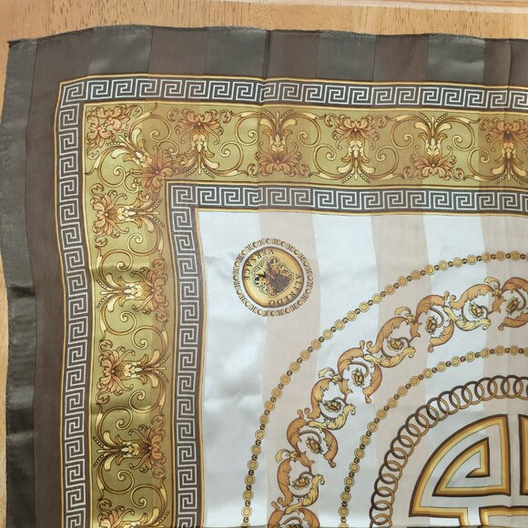 Vintage Classic Alfredo Versace Celine 100% Gold Chain & Coins Silk Scarf 34" - Picture 7 of 15